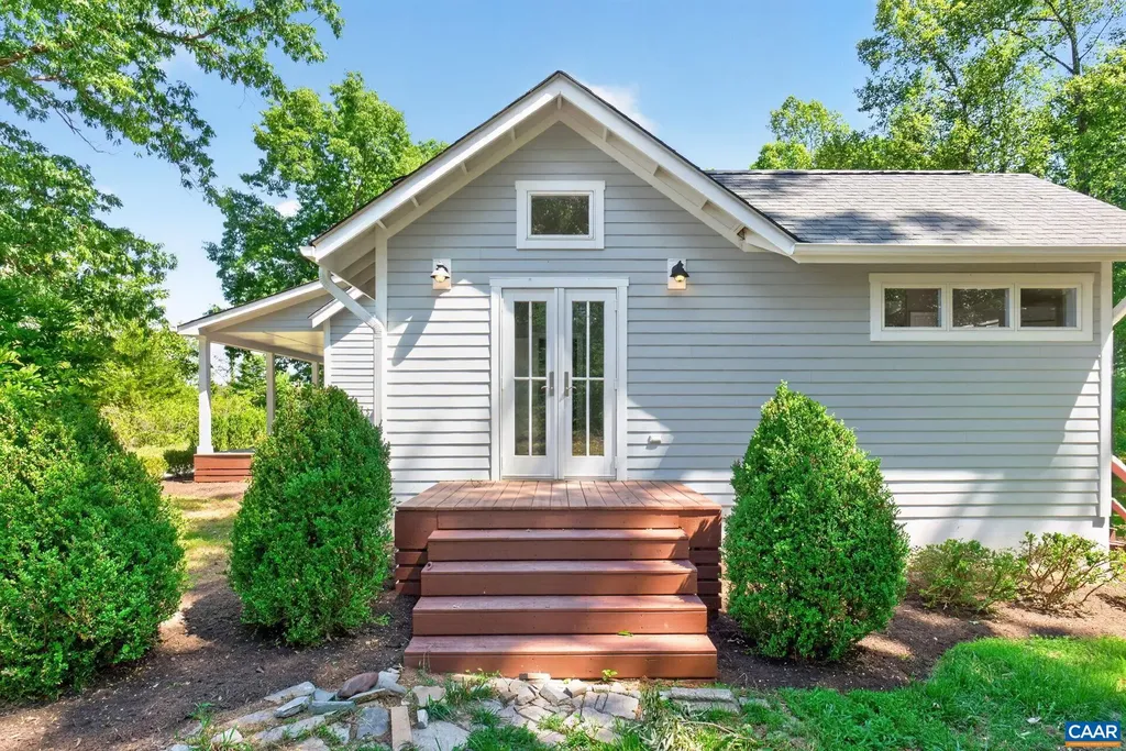 9702 Hatton Ferry Road Scottsville VA 24590
