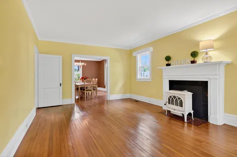 557 Ellison Lane S Waynesboro VA 22980