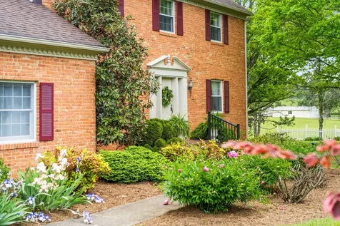 32 Henkel Road Waynesboro VA 22980