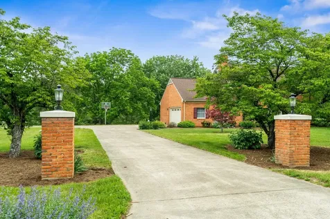 32 Henkel Road Waynesboro VA 22980