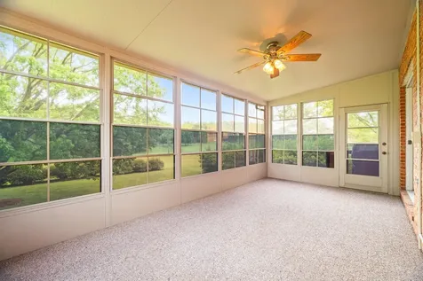 32 Henkel Road Waynesboro VA 22980