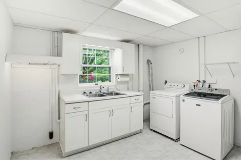 32 Henkel Road Waynesboro VA 22980