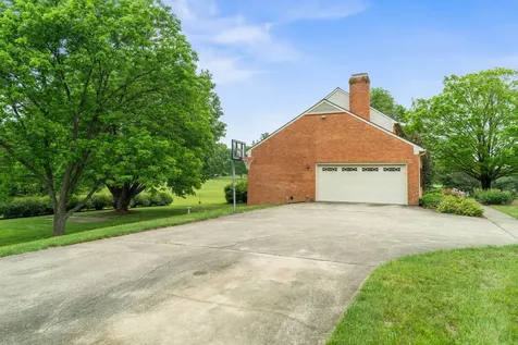 32 Henkel Road Waynesboro VA 22980