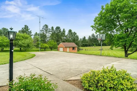 32 Henkel Road Waynesboro VA 22980