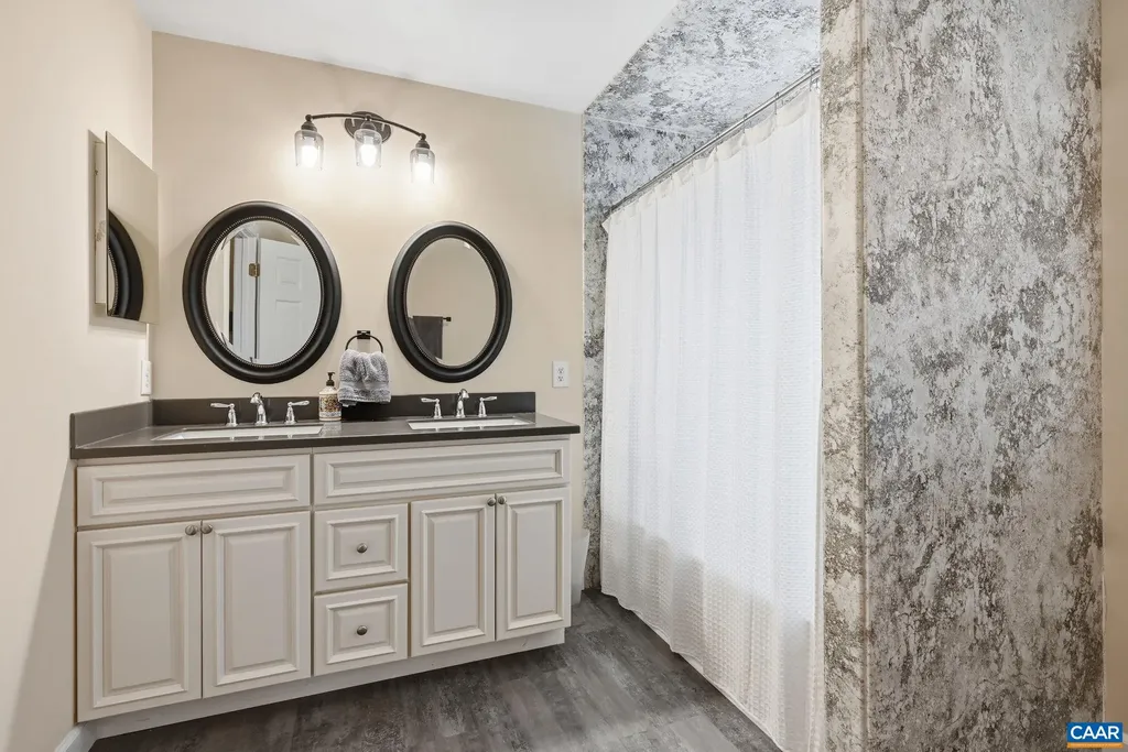 172 Glebe Lane Scottsville VA 24590