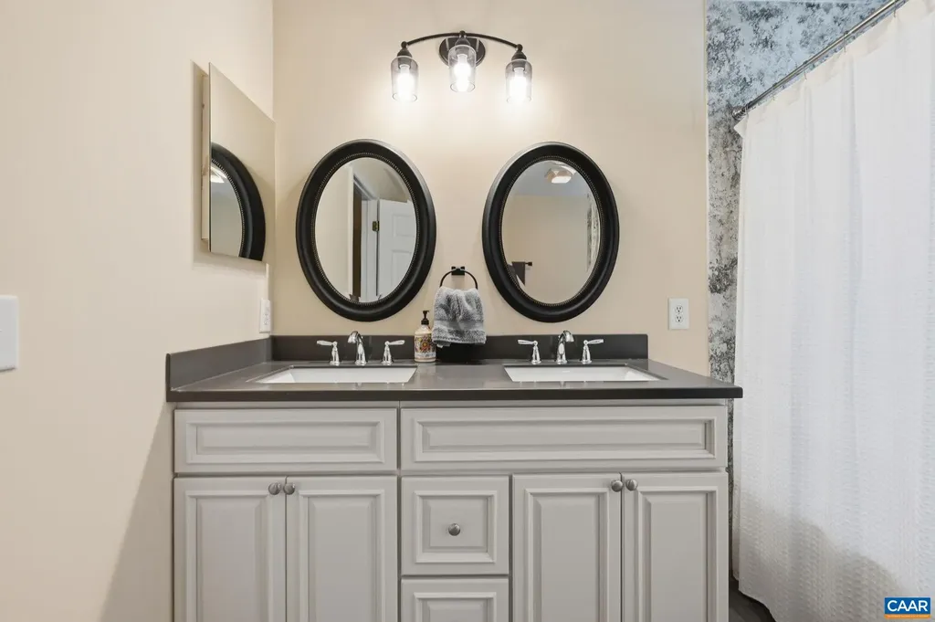 172 Glebe Lane Scottsville VA 24590