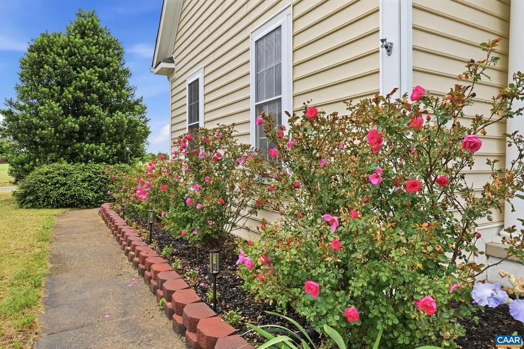 172 Glebe Lane Scottsville VA 24590