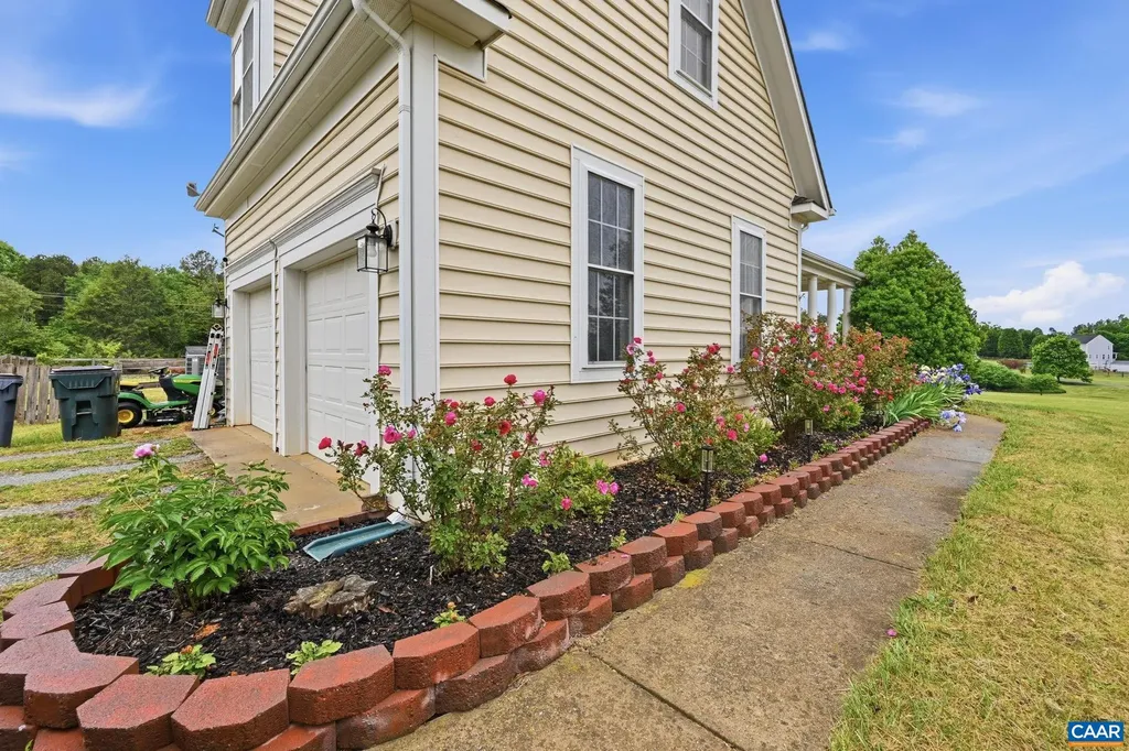172 Glebe Lane Scottsville VA 24590