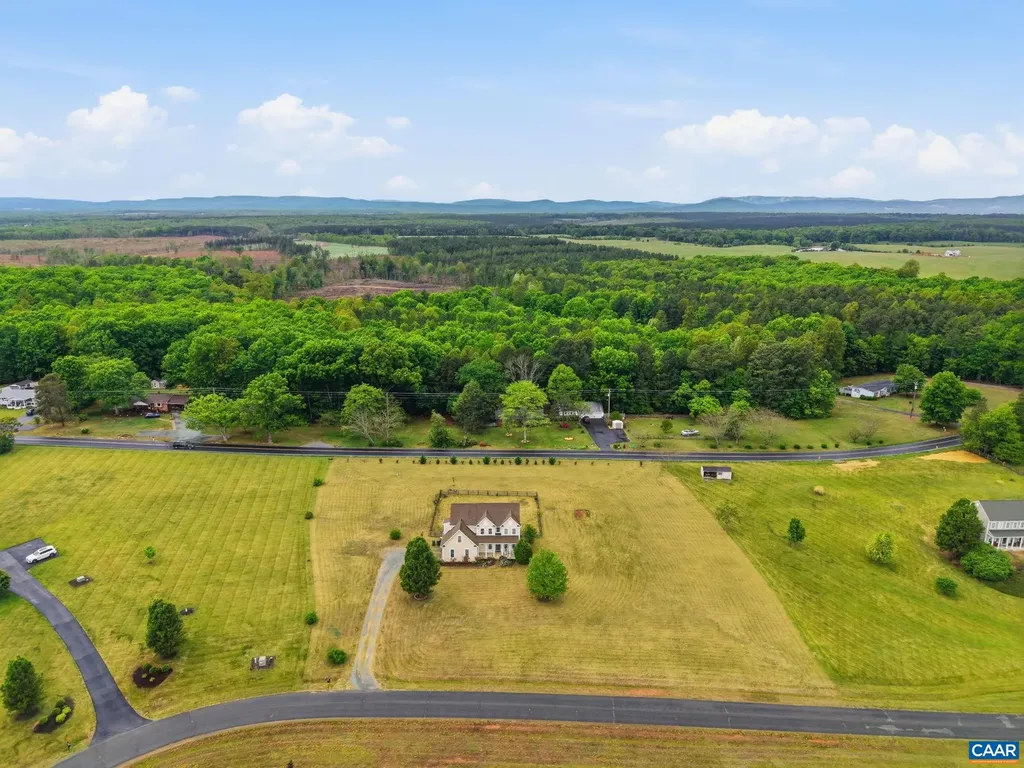 172 Glebe Lane Scottsville VA 24590