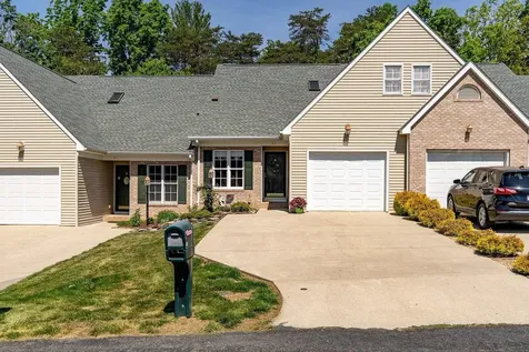 43 Hickory Nut Lane Staunton VA 24401