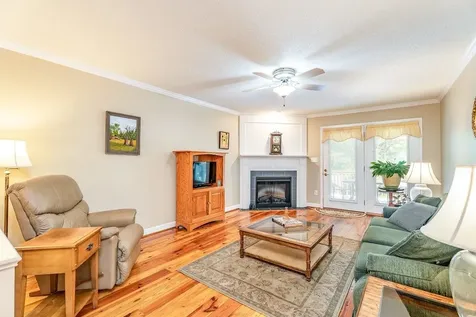 43 Hickory Nut Lane Staunton VA 24401