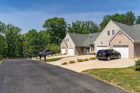 43 Hickory Nut Lane Staunton VA 24401