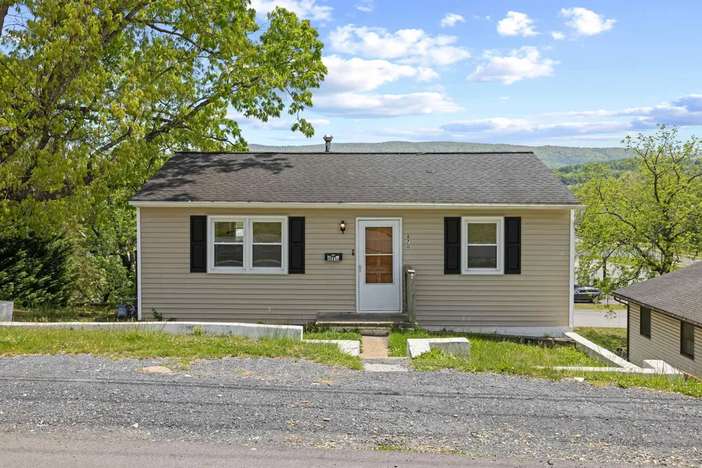 870 Fairfax Avenue Waynesboro VA 22980