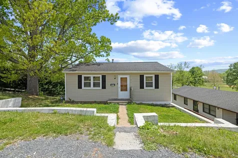 870 Fairfax Avenue Waynesboro VA 22980
