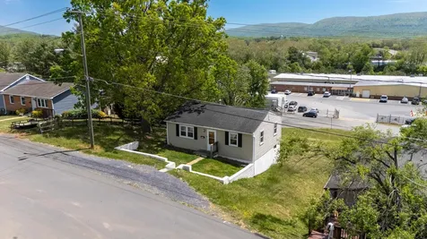 870 Fairfax Avenue Waynesboro VA 22980
