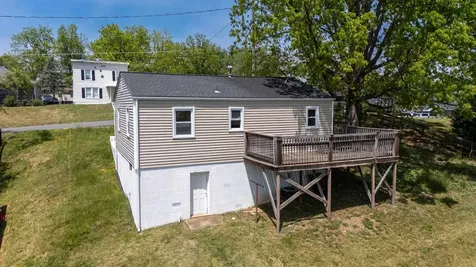 870 Fairfax Avenue Waynesboro VA 22980