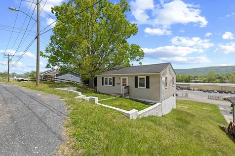 870 Fairfax Avenue Waynesboro VA 22980