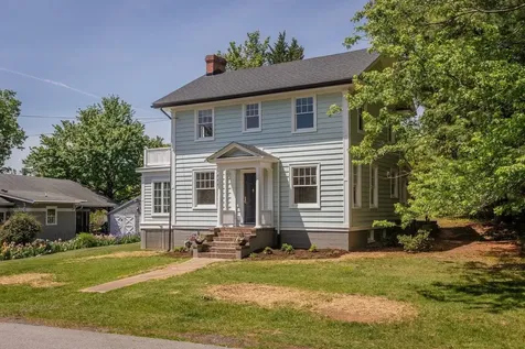 208 Lee Street Staunton VA 24401