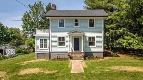 208 Lee Street Staunton VA 24401
