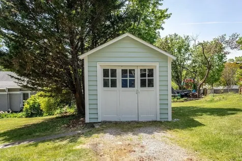 208 Lee Street Staunton VA 24401