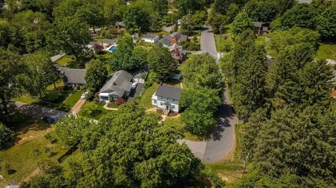 208 Lee Street Staunton VA 24401
