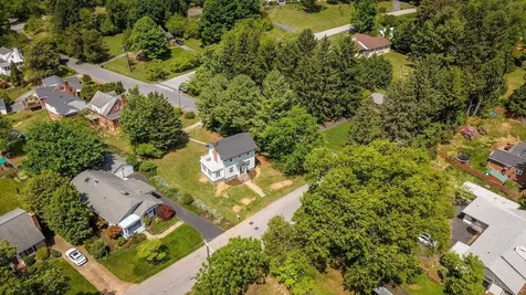 208 Lee Street Staunton VA 24401