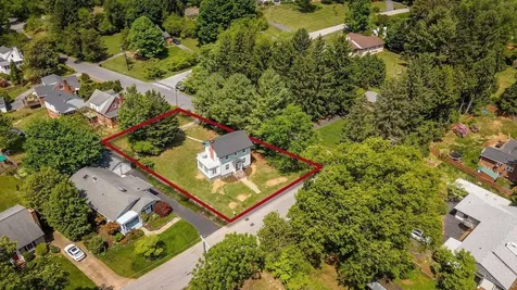 208 Lee Street Staunton VA 24401