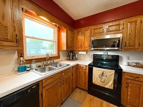 222 1st Street Broadway VA 22815