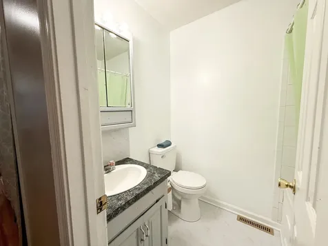 222 1st Street Broadway VA 22815
