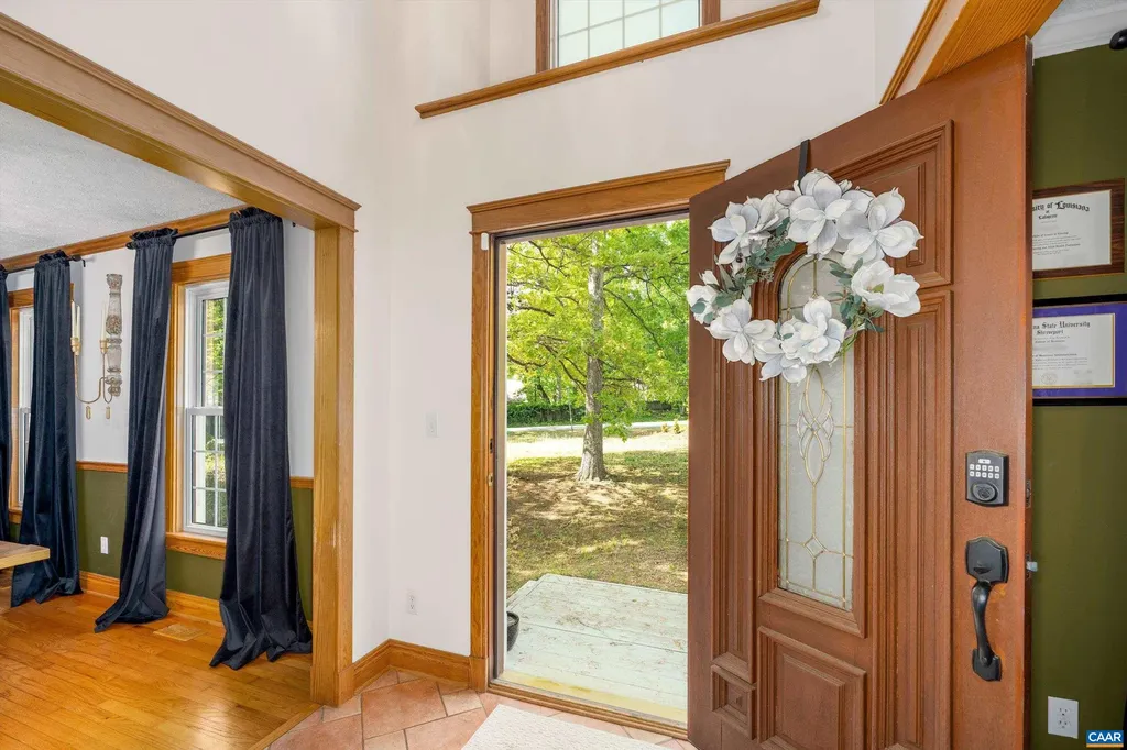 18 Seminole Trail Palmyra VA 22963