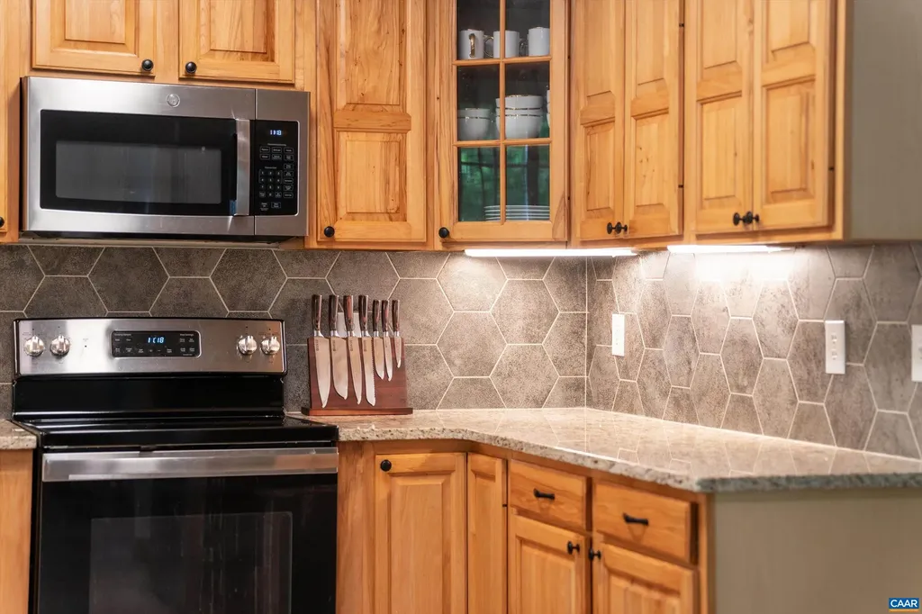 18 Seminole Trail Palmyra VA 22963