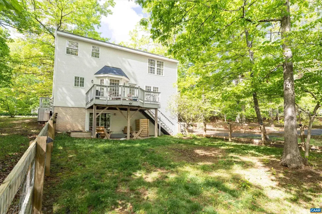 18 Seminole Trail Palmyra VA 22963