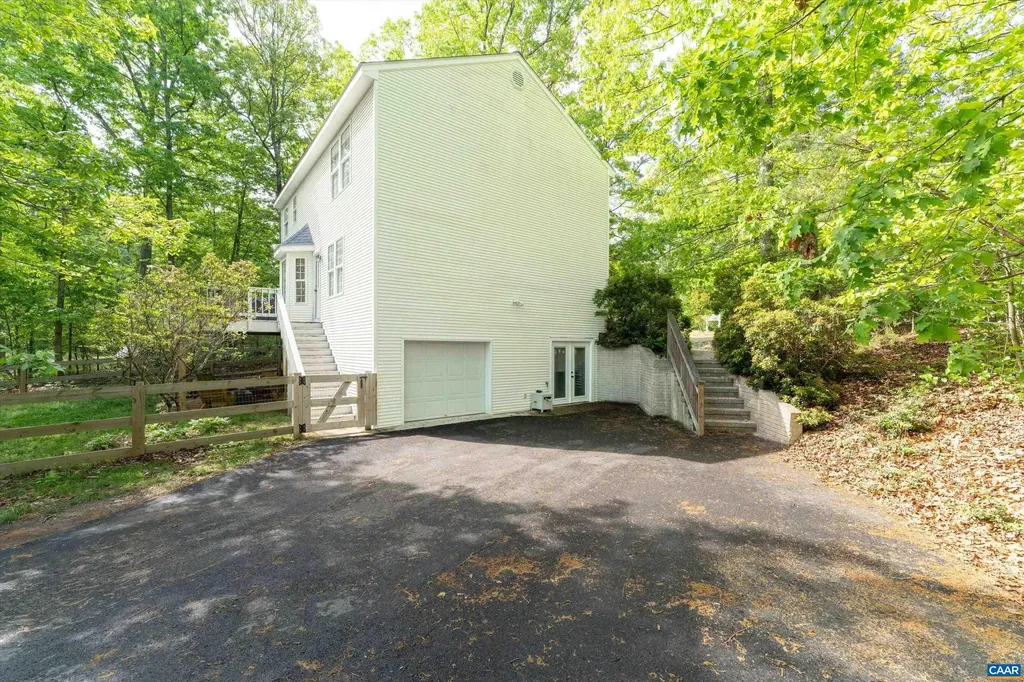 18 Seminole Trail Palmyra VA 22963