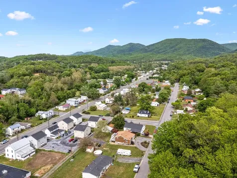 217 28th Street W Buena Vista VA 24416
