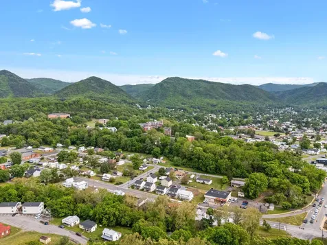 217 28th Street W Buena Vista VA 24416