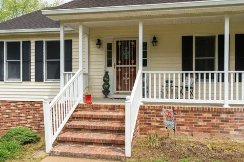 212 Windermere Drive Waynesboro VA 22980