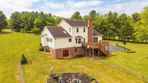 212 Windermere Drive Waynesboro VA 22980
