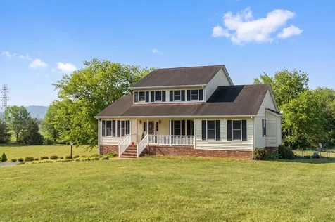 212 Windermere Drive Waynesboro VA 22980