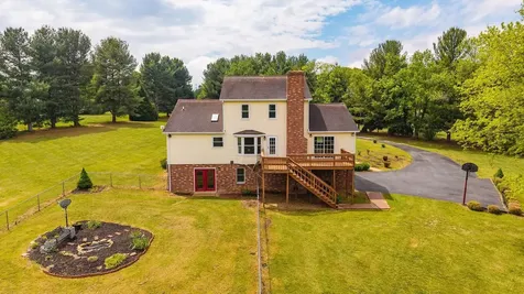 212 Windermere Drive Waynesboro VA 22980