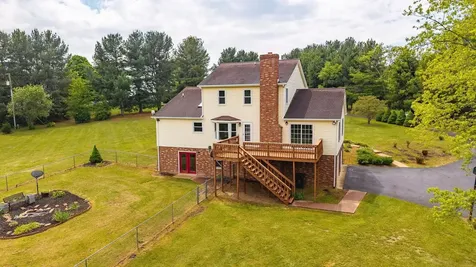 212 Windermere Drive Waynesboro VA 22980