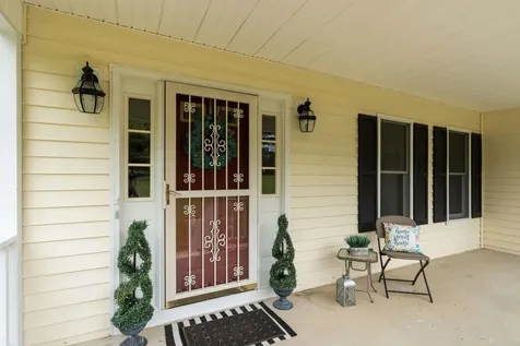 212 Windermere Drive Waynesboro VA 22980