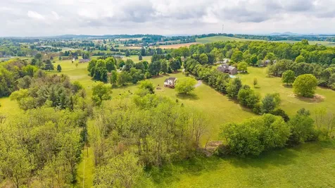 212 Windermere Drive Waynesboro VA 22980