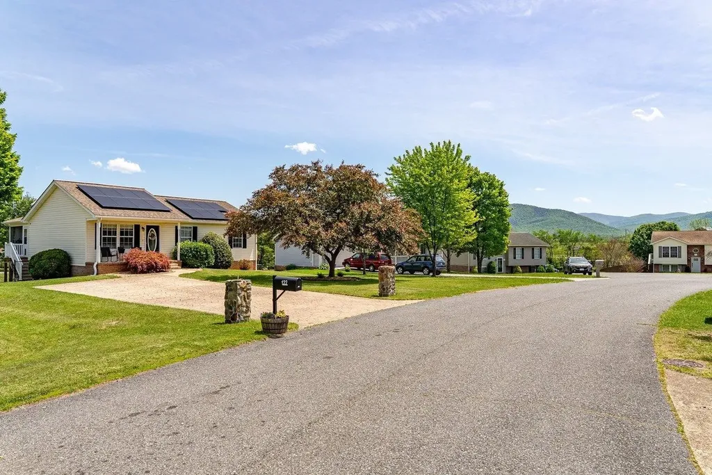 122 Kittiwake Court Elkton VA 22827