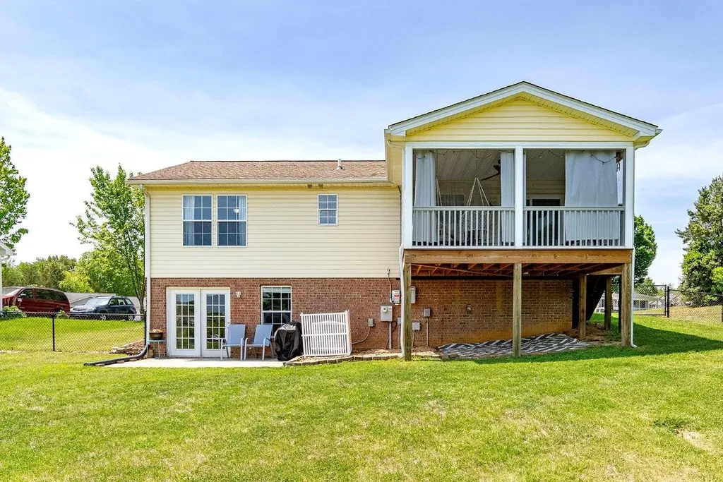 122 Kittiwake Court Elkton VA 22827
