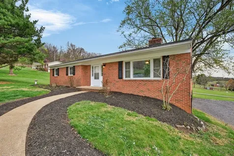 3259 Zion Church Road Broadway VA 22815