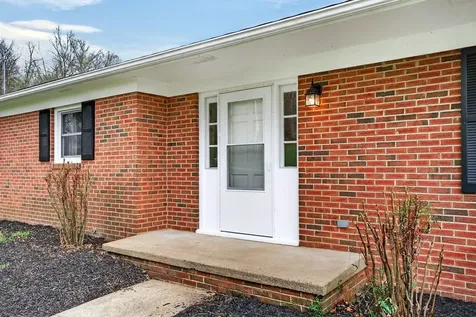 3259 Zion Church Road Broadway VA 22815