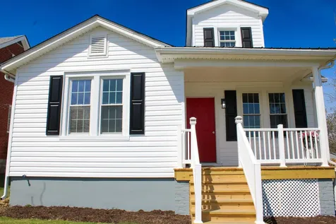 128 Waverley Street S Staunton VA 24401