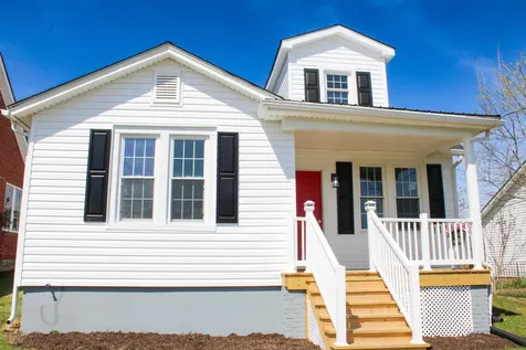 128 Waverley Street S Staunton VA 24401