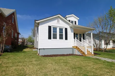 128 Waverley Street S Staunton VA 24401
