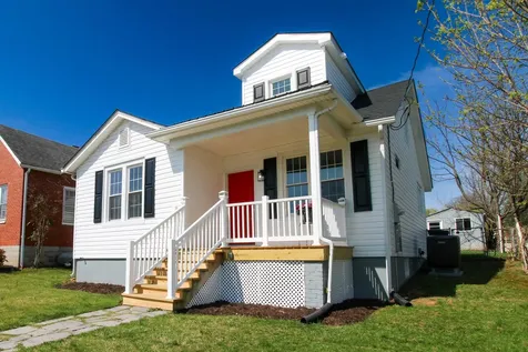 128 Waverley Street S Staunton VA 24401
